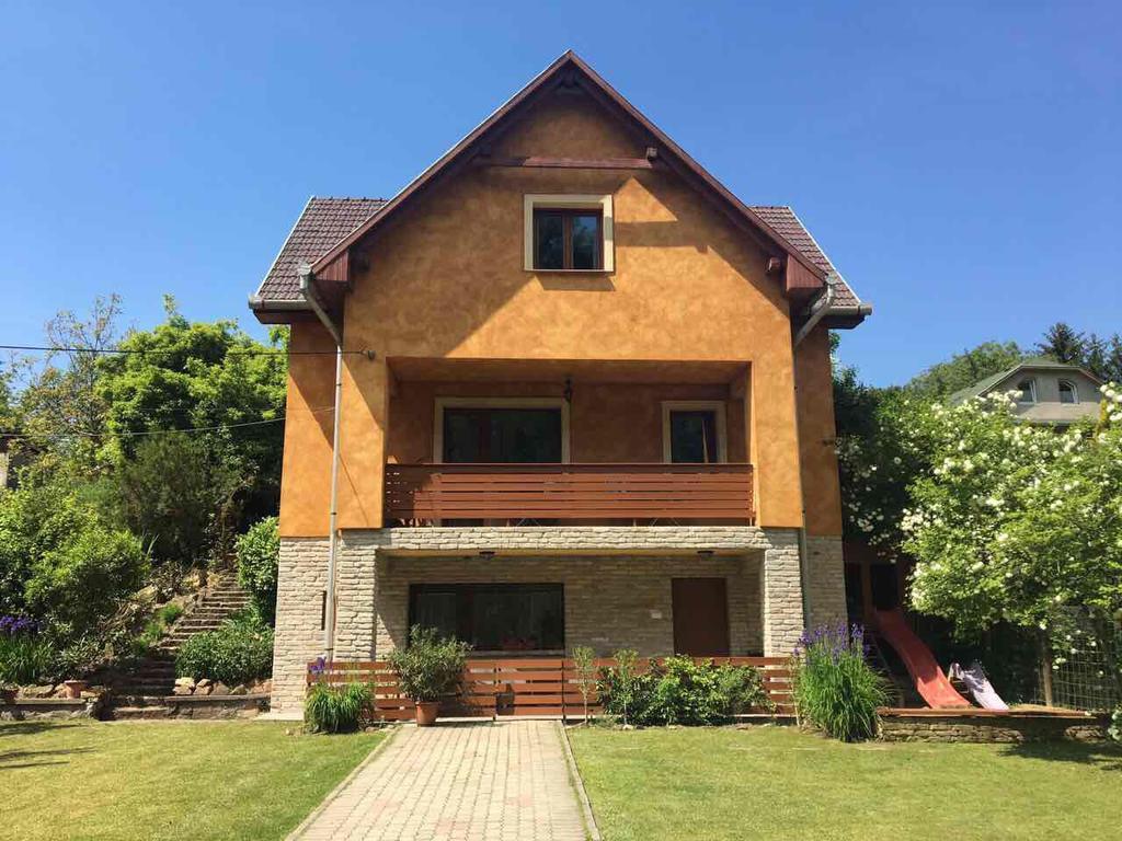 Tulipan Apartman Eger Buitenkant foto